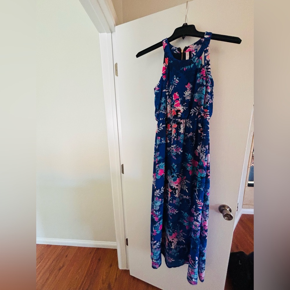 Beautiful Lightweight Sundress - size Small